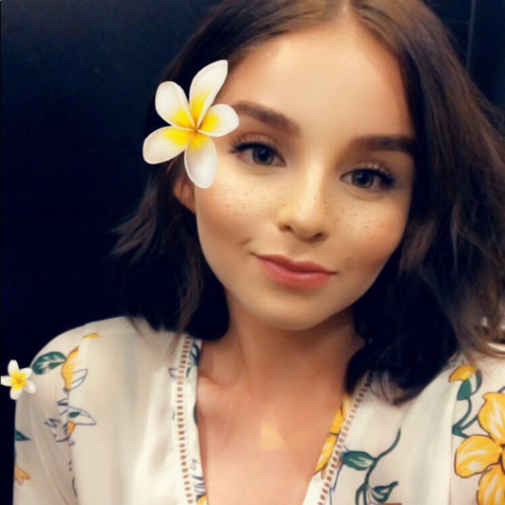 Meet your Posher, Danielle